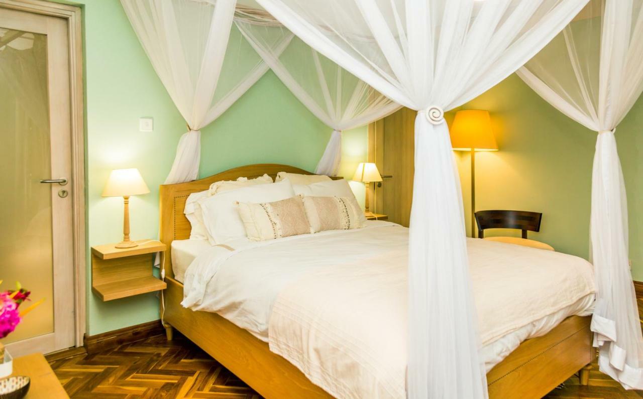Ewange - A Casa Mia Bed and Breakfast Kampala Buitenkant foto